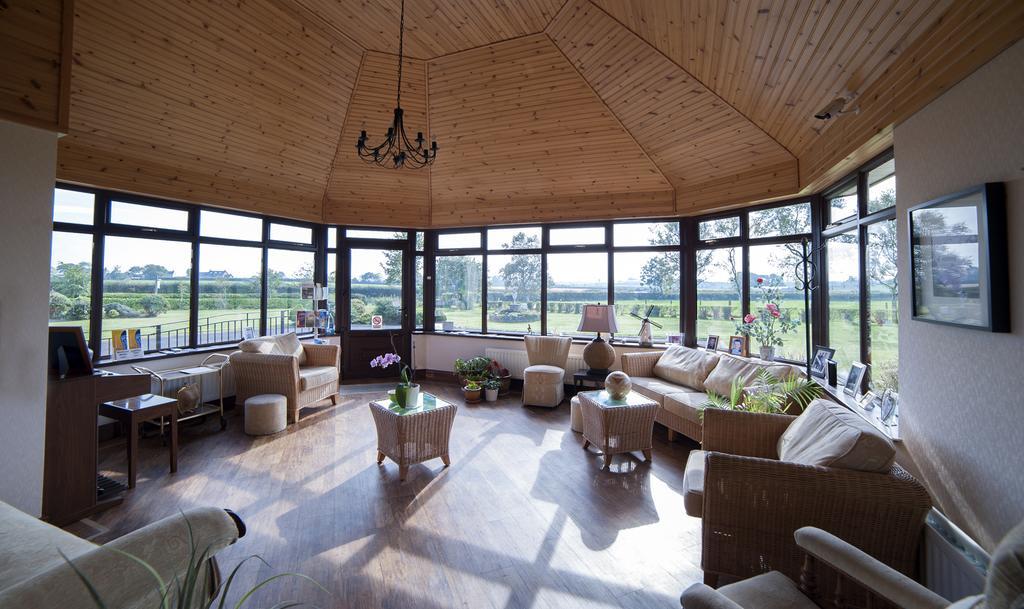 Browns Country House 호텔 부시밀즈 외부 사진